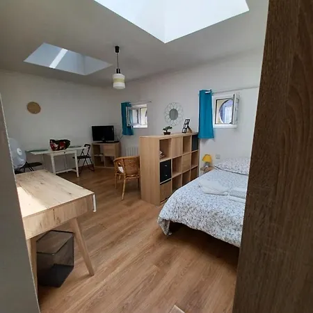 Douillet Studio Rouennais 3eme Etage Apartment *